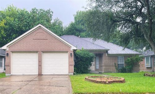 2819 Russett Pl W, Pearland, TX, 77584-8678 | Card Image