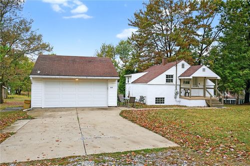 217 Hickory Dr, Beaver Falls, PA, 15010-1419 | Card Image