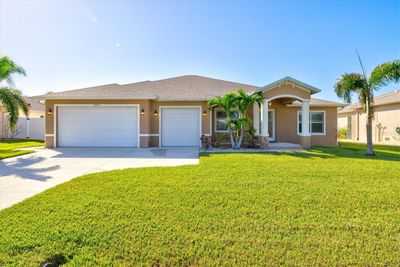 15912 Melport Circle, House other with 4 bedrooms, 2 bathrooms and null parking in Port Charlotte FL | Image 2