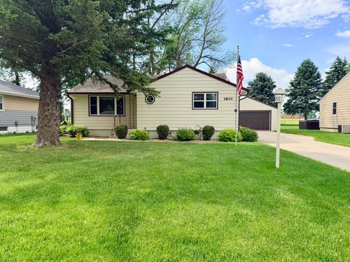 1801 S Shore Dr, Worthington, MN, 56187-1354 | Card Image