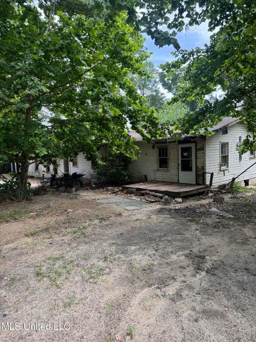 747 Vardaman St N, Wiggins, MS, 39577-3710 | Card Image