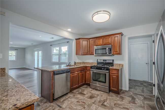 5547 Bruner St, House other with 3 bedrooms, 2 bathrooms and 1 parking in Hinsdale IL | Image 8