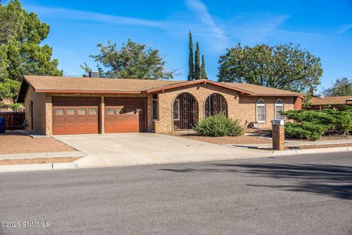2704 Winston Ave, Las Cruces, NM, 88005-1323 | Card Image