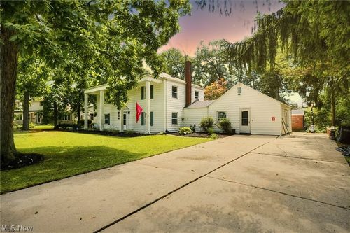 222 E Howard St, Willard, OH, 44890-1613 | Card Image