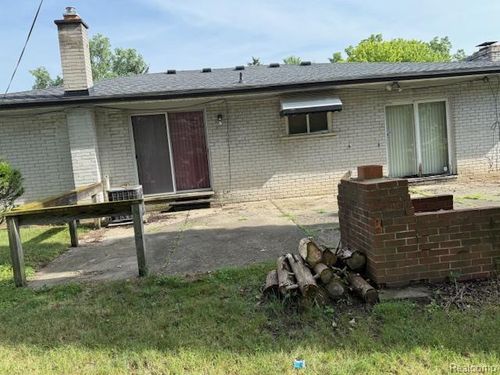 483 Pearsall Ave, Pontiac, MI, 48341-2660 | Card Image