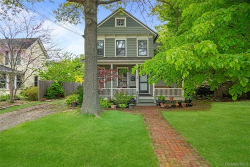 101 Jayne Ave, Patchogue, NY, 11772-2807 | Card Image