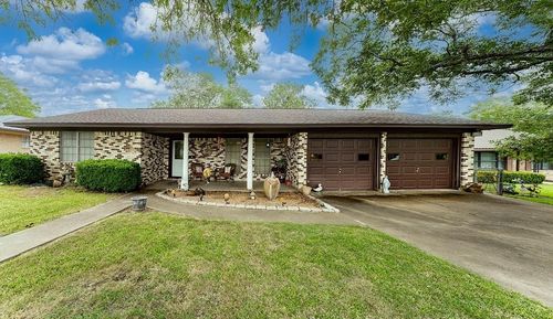 860 Helter St, La Grange, TX, 78945-1755 | Card Image