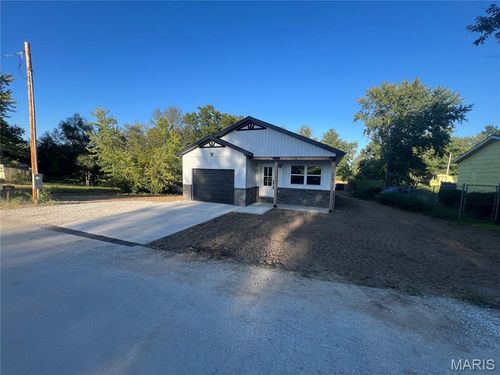 614 Bryan Ave, Paris, MO, 65275-1110 | Card Image