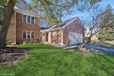 1548 - 1548 N Courtland Drive, Condo with 2 bedrooms, 2 bathrooms and 2 parking in Arlington Heights IL | Image 1