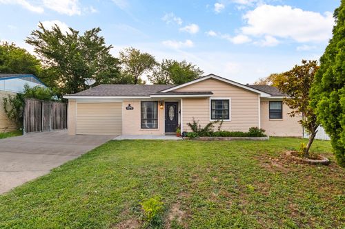 735 Wren Ave, Duncanville, TX, 75116-2815 | Card Image