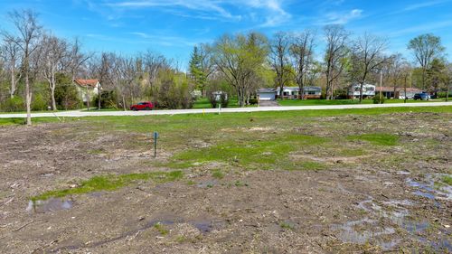 315 & 335 N St. Mary'S Road, Green Oaks, IL, 60048 | Card Image