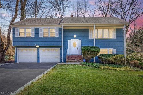 11 Dorr Rd, New Providence, NJ, 07974-2106 | Card Image