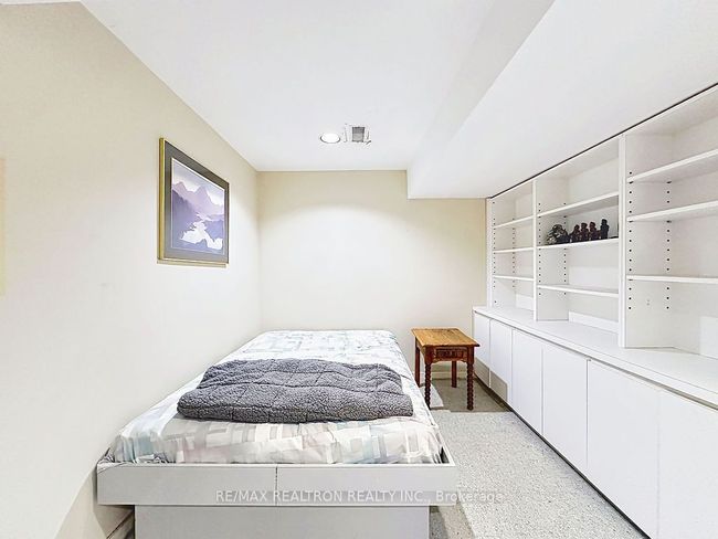 17 Colvin Cres, House other with 5 bedrooms, 4 bathrooms and 3 parking in Thornhill ON | Image 44