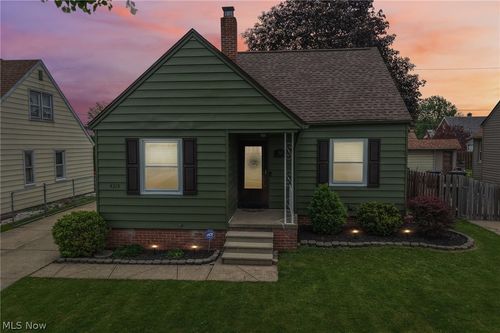 4319 Rockland Dr, Brooklyn, OH, 44144-2833 | Card Image