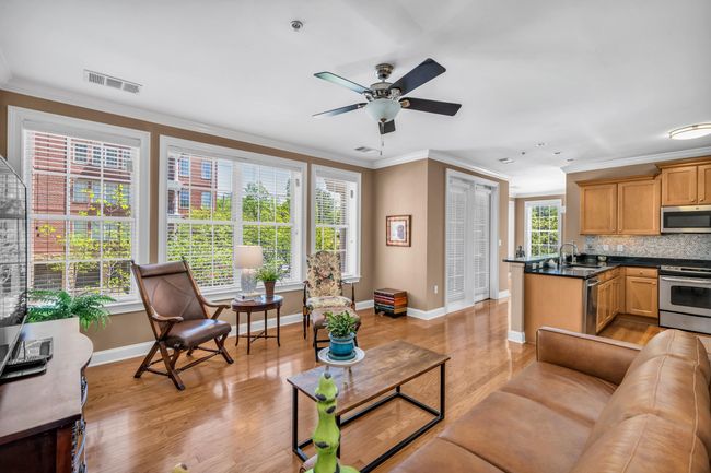 APT-101 - 3520 Central Ave, Condo with 2 bedrooms, 3 bathrooms and null parking in Memphis TN | Image 4