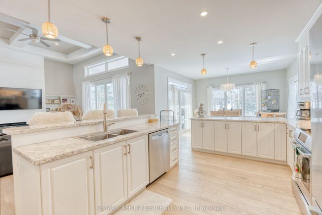 23 Tudor Cir, House other with 3 bedrooms, 3 bathrooms and 6 parking in Lombardy ON | Image 13