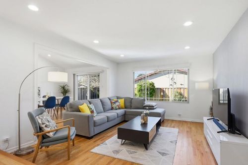 339 El Portal Way, San Jose, CA, 95119-1414 | Card Image