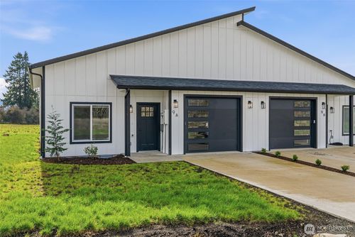 a-9 Anchor Way, Cathlamet, WA, 98612-8907 | Card Image