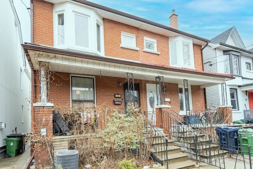 132 Bellwoods Ave, Toronto, ON, M6J2P4 | Card Image