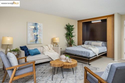 a460-7 Commodore Dr, Emeryville, CA, 94608-1650 | Card Image