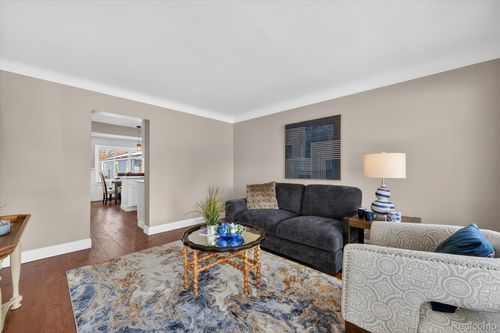 33544 Brown St, Garden City, MI, 48135-1105 | Card Image