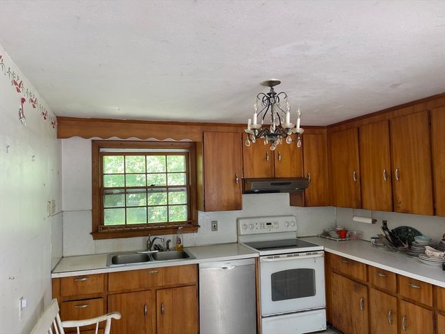 53 Beechwood St, House other with 3 bedrooms, 1 bathrooms and 5 parking in Cohasset MA | Image 24