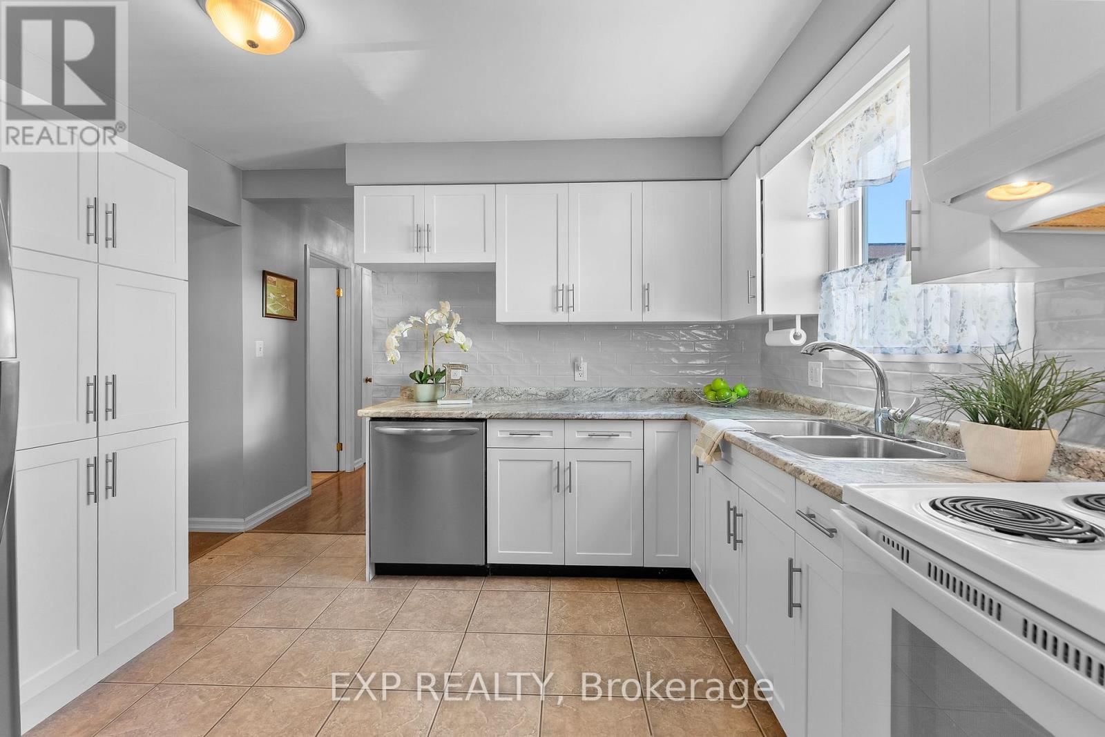 Residential in St. Catharines (Ridley) 5