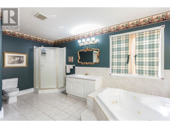 6655 Cosens Bay Rd, House other with 7 bedrooms, 5 bathrooms and 8 parking in Coldstream BC | Image 35