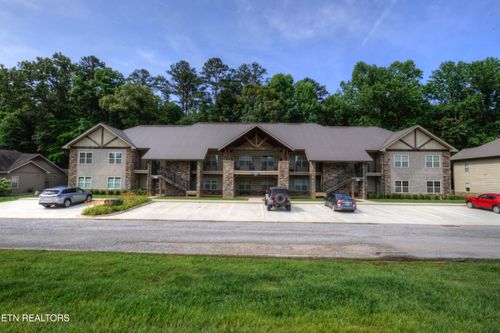 102-223 Bishops Cap Cir, Townsend, TN, 37882-2601 | Card Image