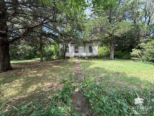 219 N 10th St, Herington, KS, 67449-2005 | Card Image