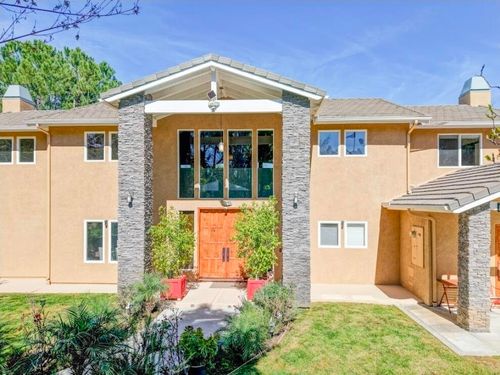 1377 Knoll Rd, Redlands, CA, 92373-7032 | Card Image