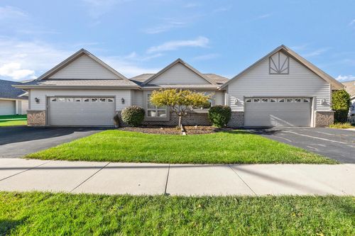 N161W18939 Oakland Dr, Jackson, WI, 53037-8918 | Card Image