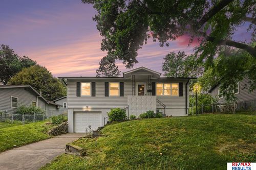 8919 Valley Street, Omaha, NE, 68124 | Card Image