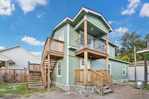 b-711 E 32nd St, Houston, TX, 77022-5818 | Card Image