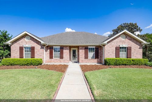 108 Lindsey Dr, Houma, LA, 70360-6091 | Card Image