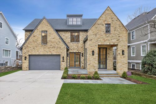 331 Forest Rd, Hinsdale, IL, 60521-3717 | Card Image