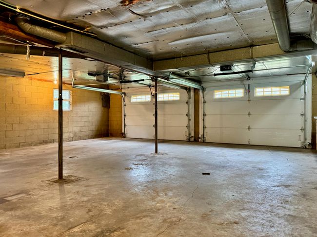 Garage | Image 16