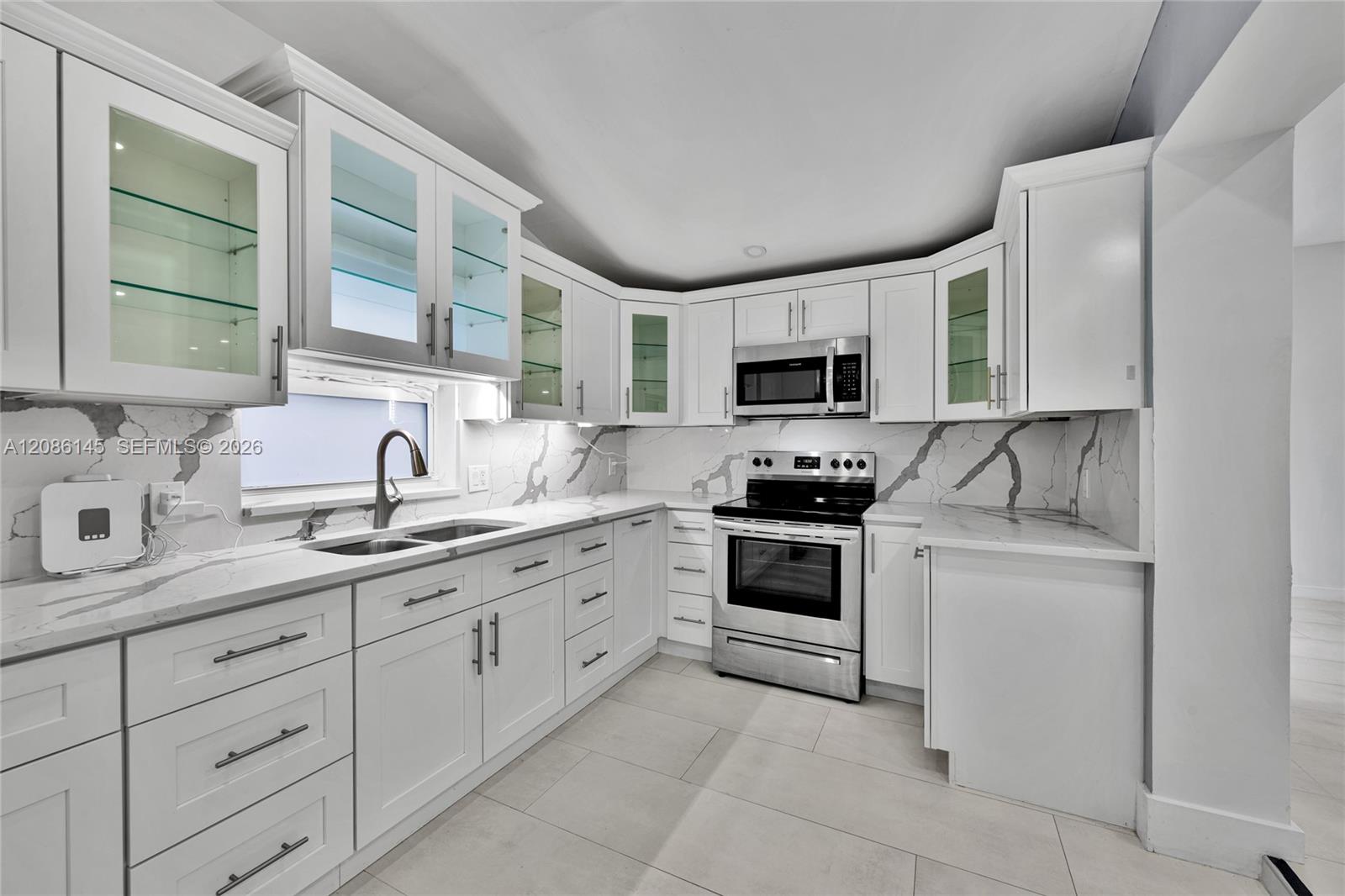 Residential Lease in North Miami Beach 3