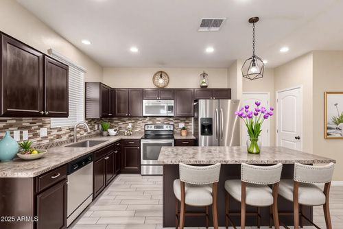 7769 W Bonitos Dr, Phoenix, AZ, 85035-5076 | Card Image