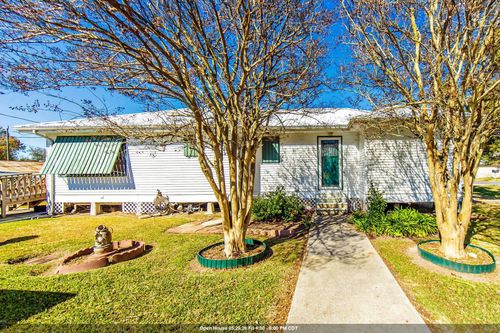 128 St Mary St, Golden Meadow, LA, 70357-3022 | Card Image