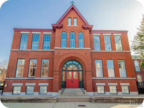 apt-10-2216 Sidney St, Saint Louis, MO, 63104-2858 | Card Image