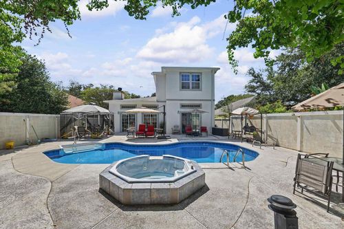 3208 Silverleaf Dr, Pensacola, FL, 32504-4976 | Card Image