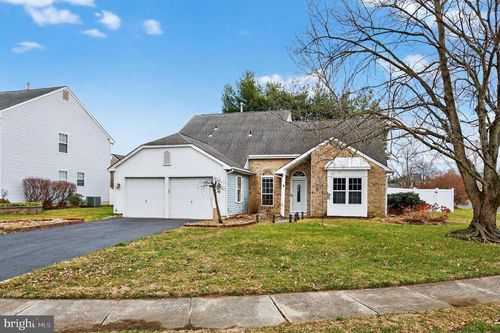 44 Brook Dr, Burlington, NJ, 08016-3934 | Card Image