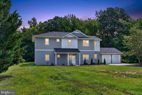 8039 Chancellor Rd, Fredericksburg, VA, 22407-7301 | Card Image