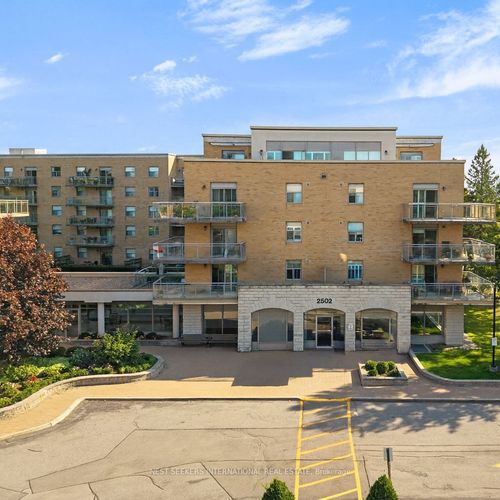 415-2502 Rutherford Rd, Concord, ON, L4K5N6 | Card Image