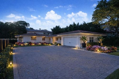 52 Camden Dr, Bal Harbour, FL, 33154-1327 | Card Image