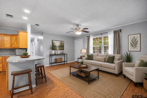 407 York St, Lindale, TX, 75771-3119 | Card Image