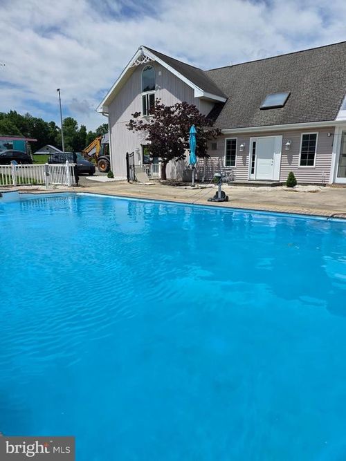 71 W Jefferson Ln, Auburn, PA, 17922-8910 | Card Image