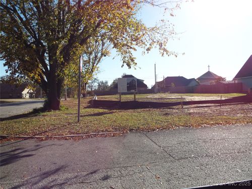 1 E 4th St, Skiatook, OK, 74070 | Card Image