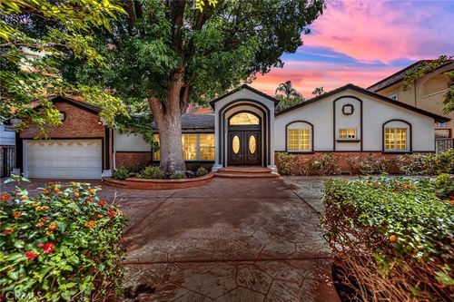 4428 Saugus Ave, Sherman Oaks, CA, 91403-4035 | Card Image